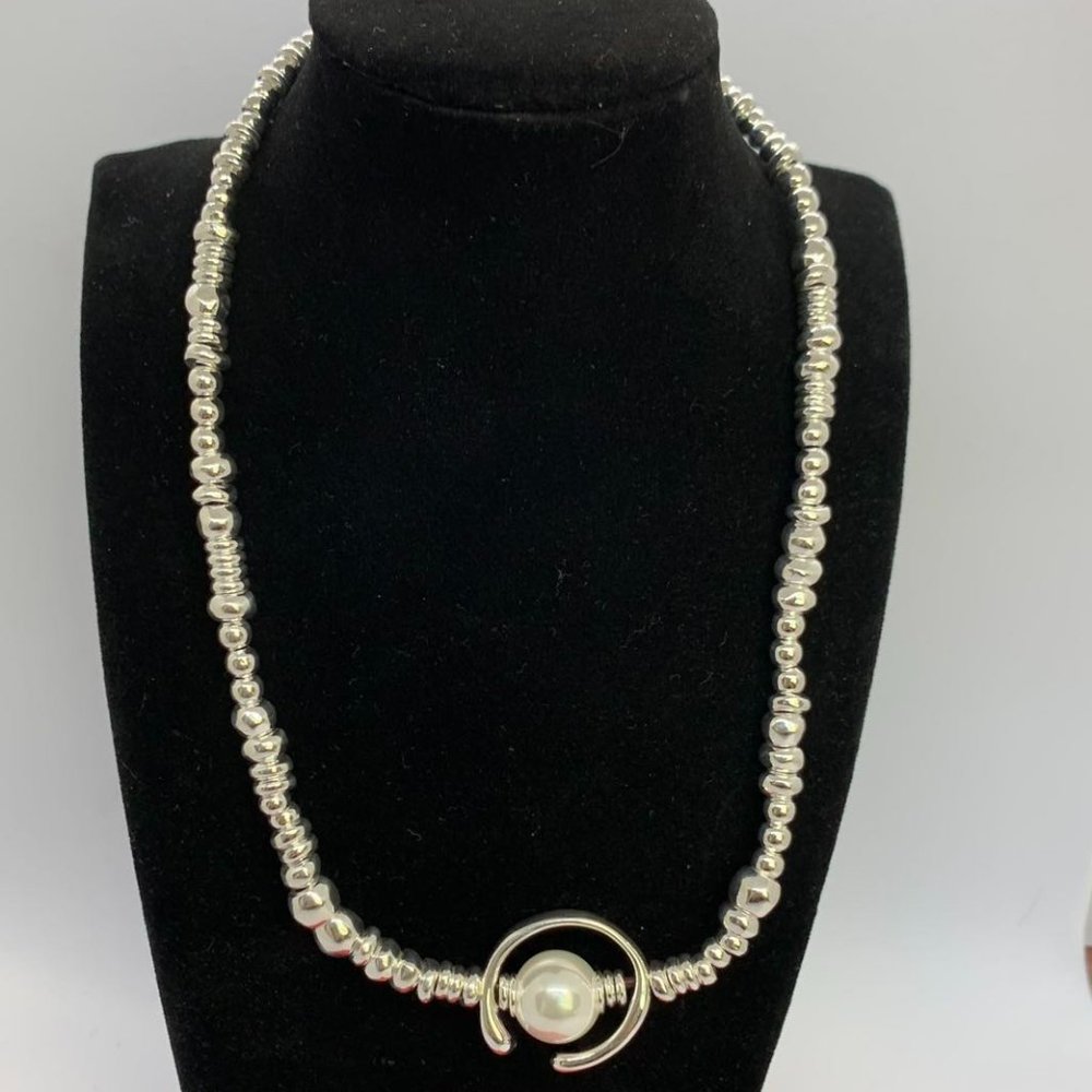 Uno De 50 Necklace - Another Round, Oh Oh Oh! Beads white Peal Necklace